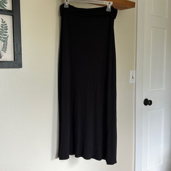 J & K Dresses & Skirts - Long Black Maxi Skirt